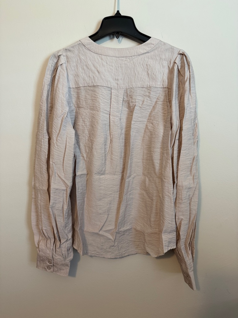 a new day Light Taupe Button-Front Women's Shirt size large NWT - Picture 5 of 6